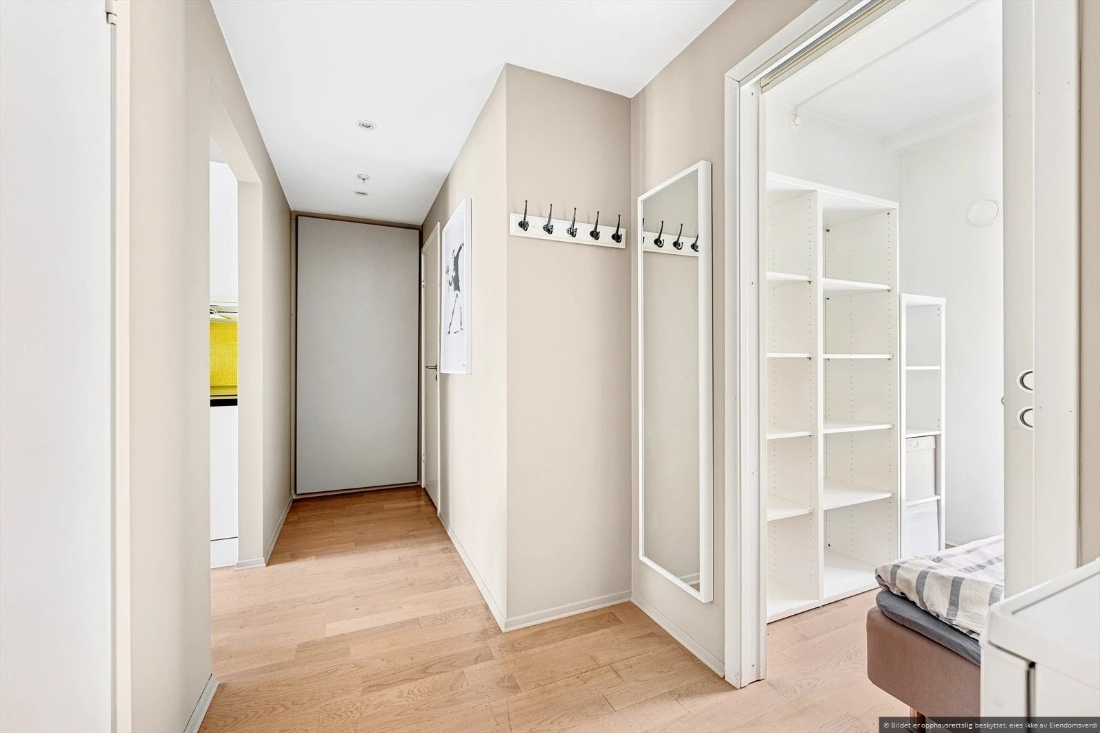 Gang - her er det plass til å henge fra seg Galleribilde