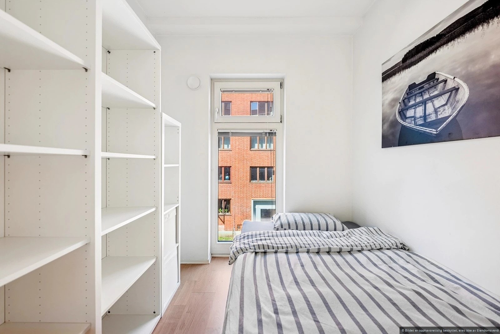 Disponibelt rom. Dette rommet er ikke godkjent som soverom men brukes allikevel som soverom i dag Galleribilde