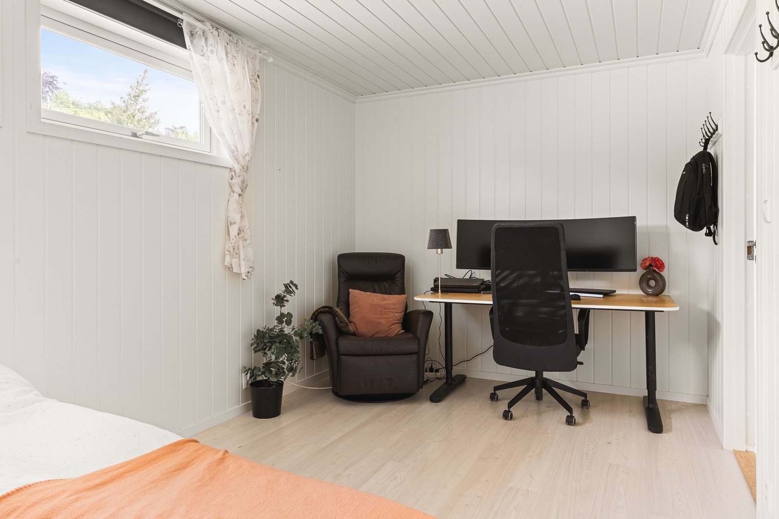 Dersom en ikke har brukt for alle soverommene kan en for eksempel innrede rommet til et kontor. Galleribilde