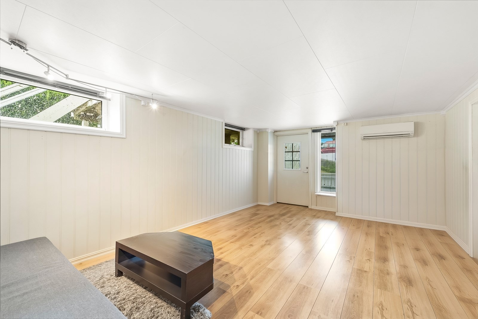 Rom i kjelleretasjen er innredet og ikke søkt bruksendret til rom for varig opphold. Galleribilde