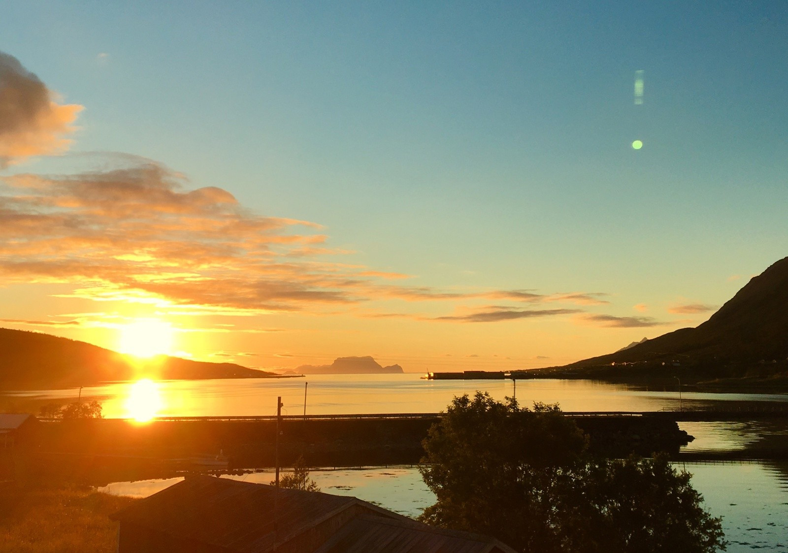 Gode solforhold fra morgen til kveld, samt midnattssol på sommertid. Selgers private foto