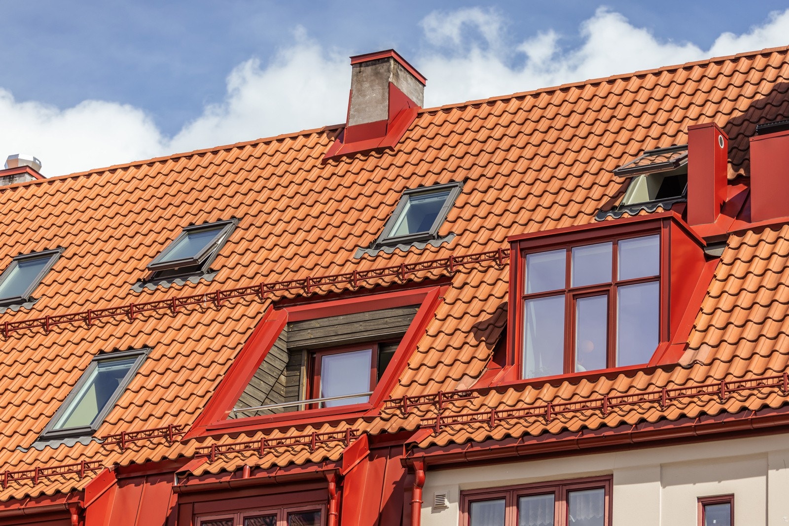 Her bor du høyt, fritt og usjenert i toppetasjen med solrik vestvendt balkong. Galleribilde