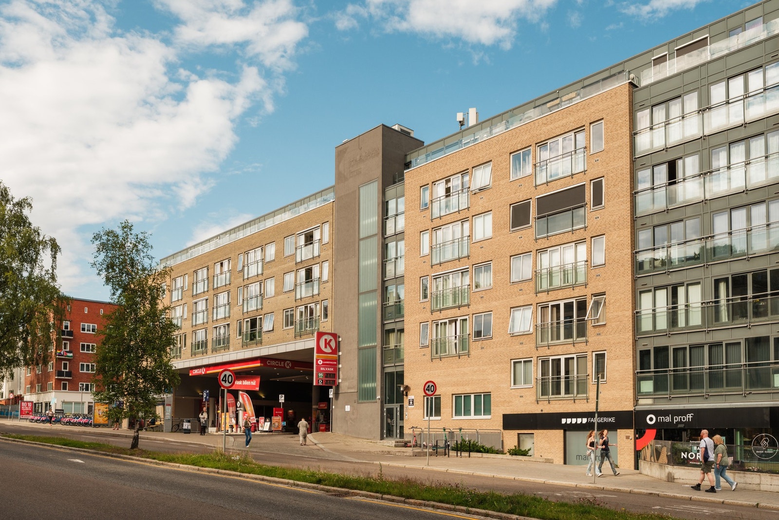 Sentralt område på Alexander Kiellands plass som er et knutepunkt mellom St. Hanshaugen, Sagene, Ila og Grünerløkka. Galleribilde