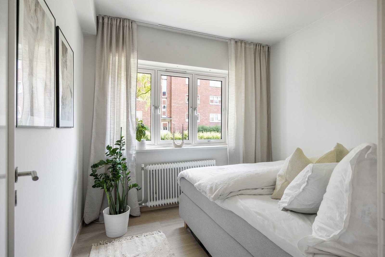 Soverommet er vendt mot rolige fellesområder, som skaper en behagelig atmosfære. Galleribilde