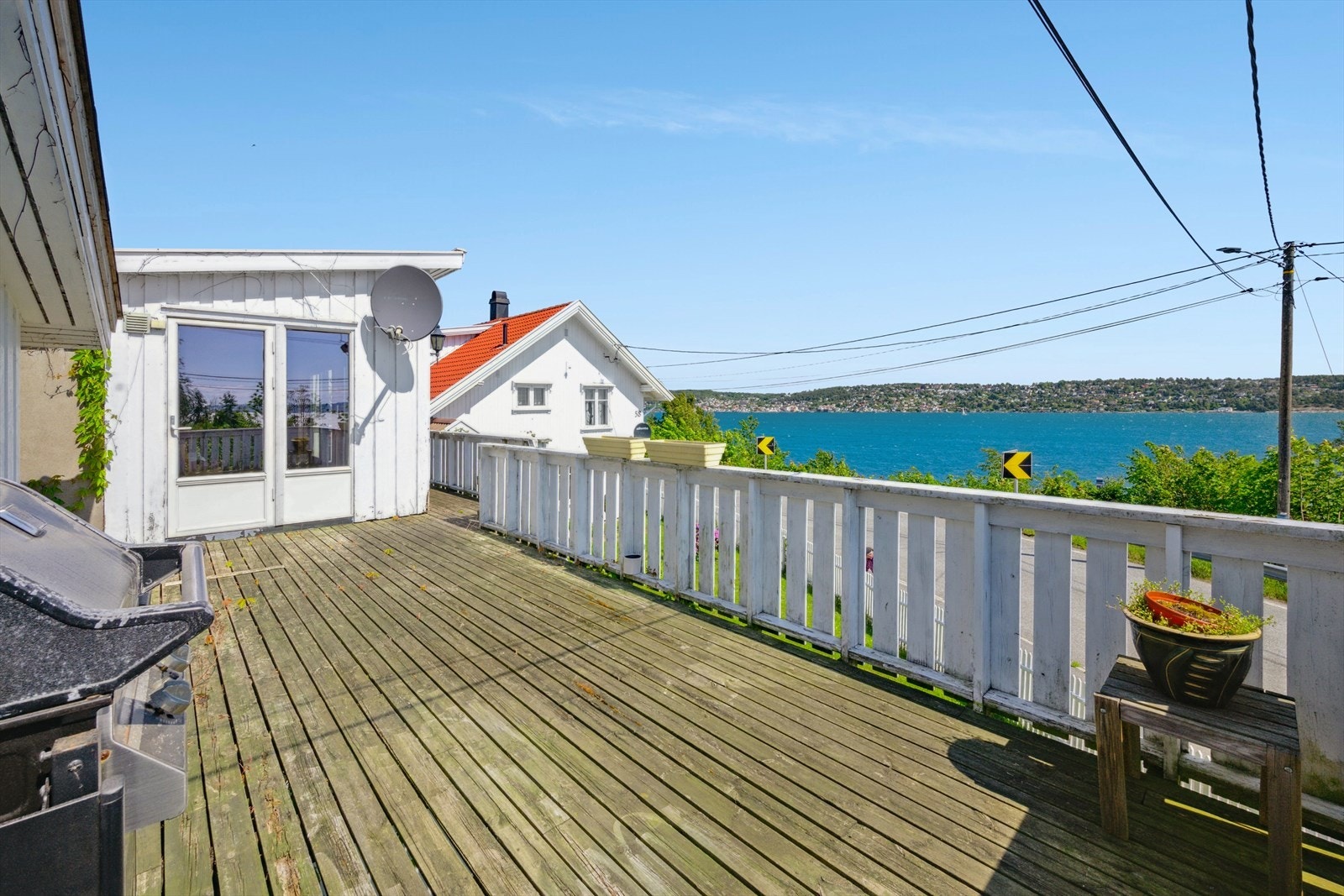 Stor og romslig terrasse på hele 31 kvm med fantastisk fjordutsikt! Galleribilde