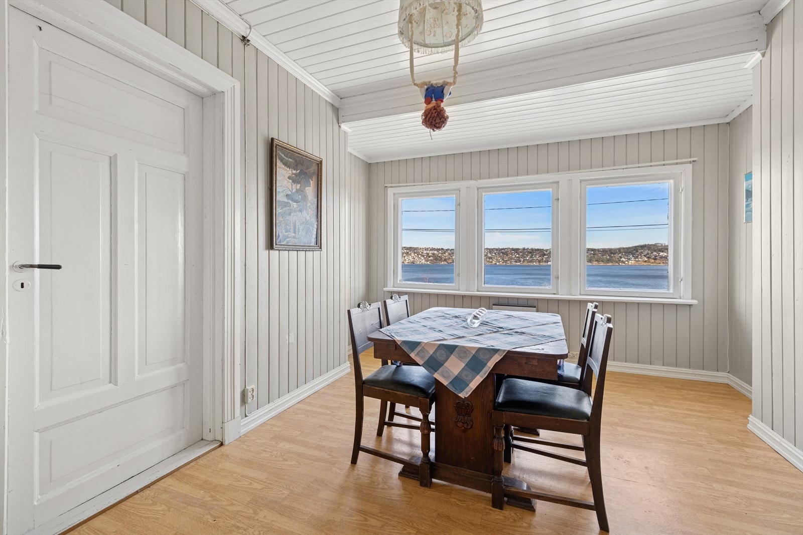 Stue med fjordutsikt Galleribilde