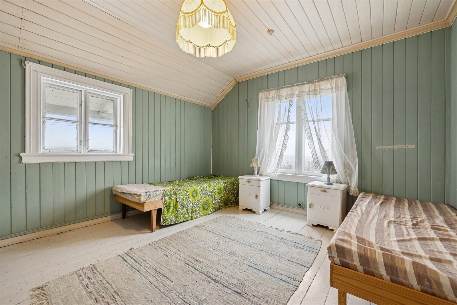 Oppe i 2. etasje er det 4 soverom! Galleribilde