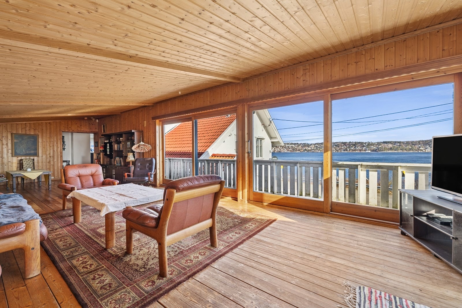 Stue med direkte utgang til stor terrasse Galleribilde