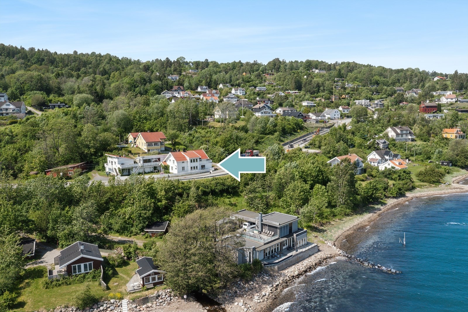 Gangavstand til sjøen, kyststi, badestrand og Freyborgstua med kinesisk mat. Galleribilde