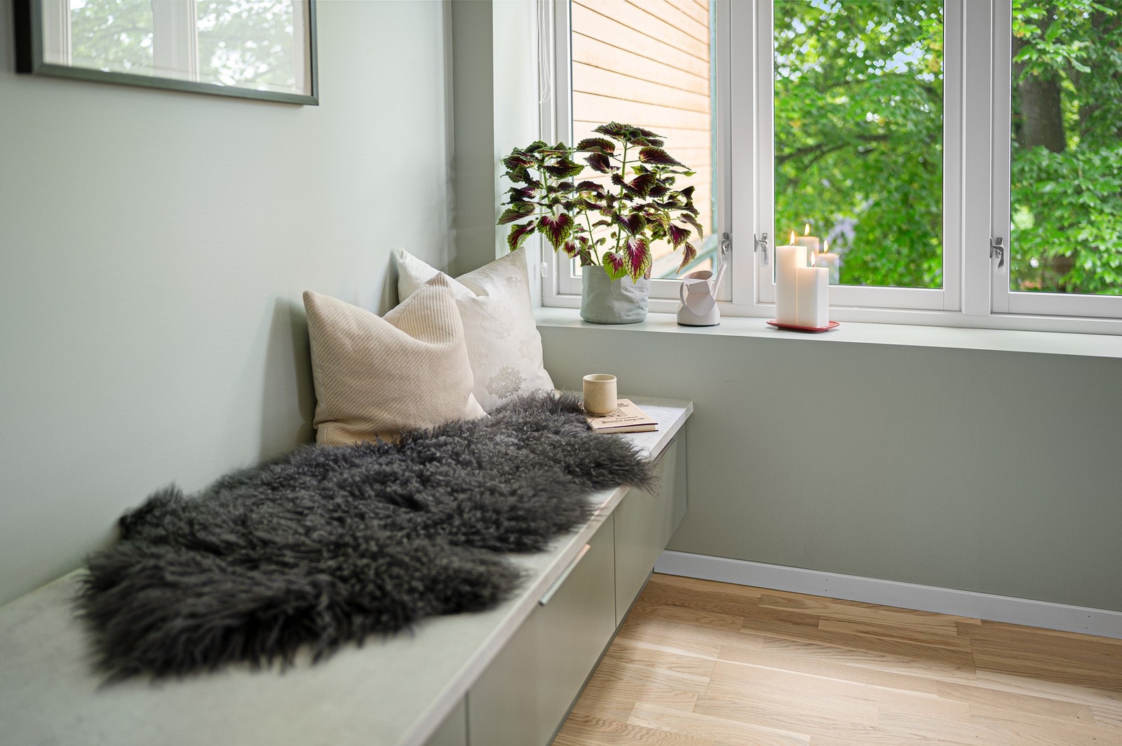 Under totalrenoveringen i 2020/2021 ble alle vinduer og tak byttet. Samtidig ble det utført drenering og fasaden fikk ny maling i samme periode. Galleribilde