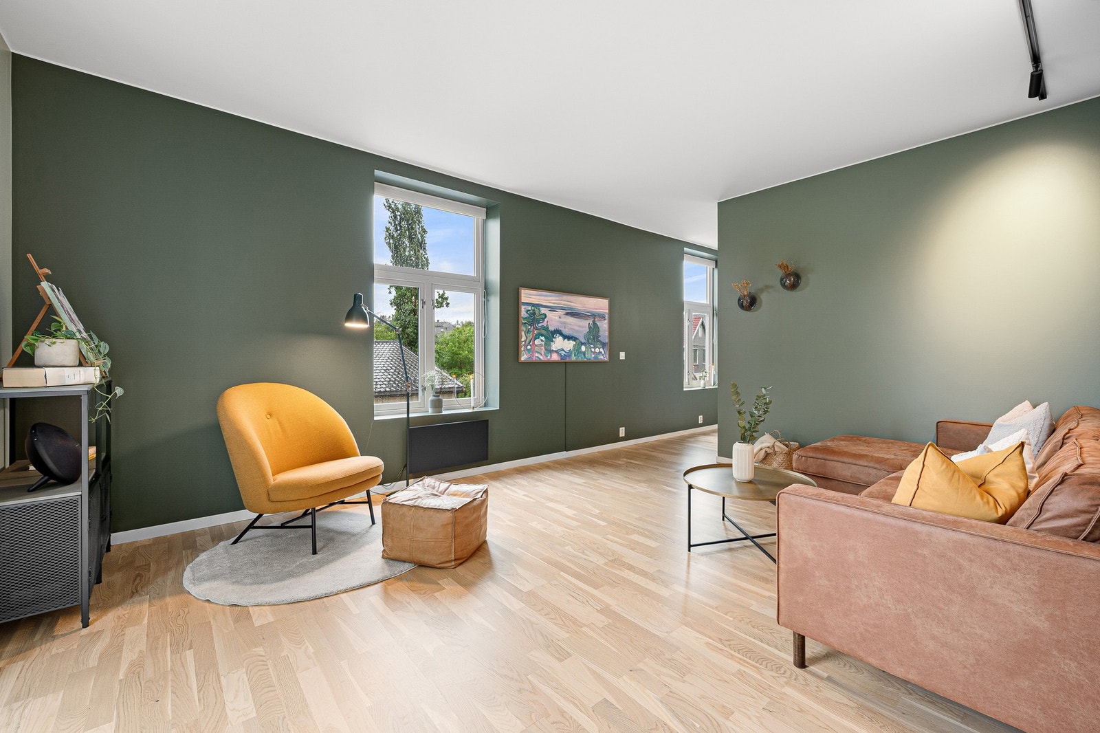 Totalrenovert i 2020/2021 - her får du en moderne og stilfull leilighet med gjennomgående høy kvalitet. Galleribilde