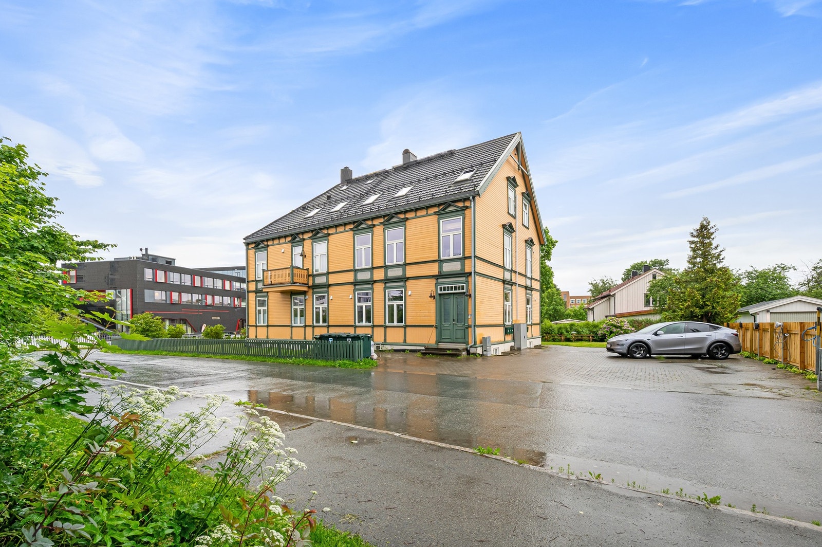 Her får du det beste fra to verdener: historisk sjarm fra 1912 kombinert med moderne komfort etter totalrenovering i 2020/2021. Galleribilde