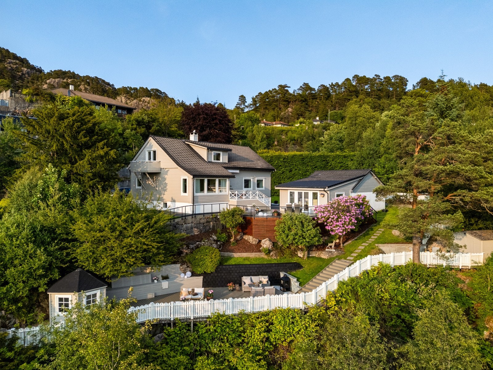 - Vakker eiendom med sentral beliggenhet - Galleribilde