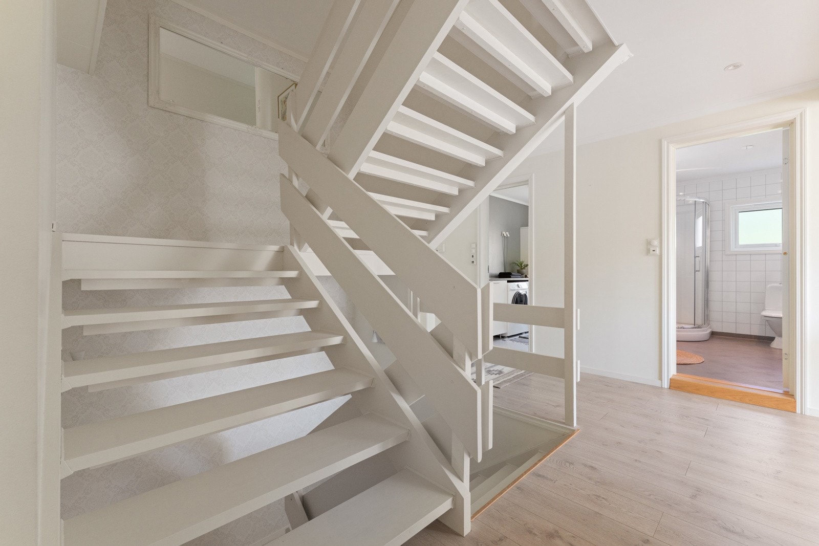 - Gang målt til 24,4 kvm - Galleribilde