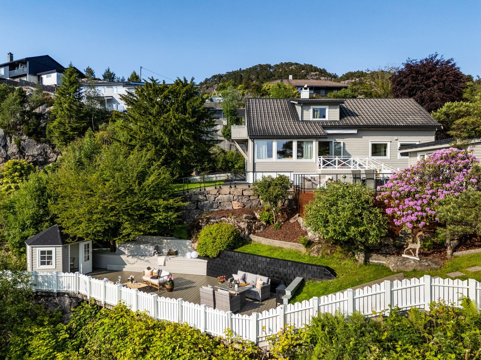 - Boligen har en sentral beliggenhet, med gangavstand til både barnehage, skoler og dagligvarebutikk - Galleribilde