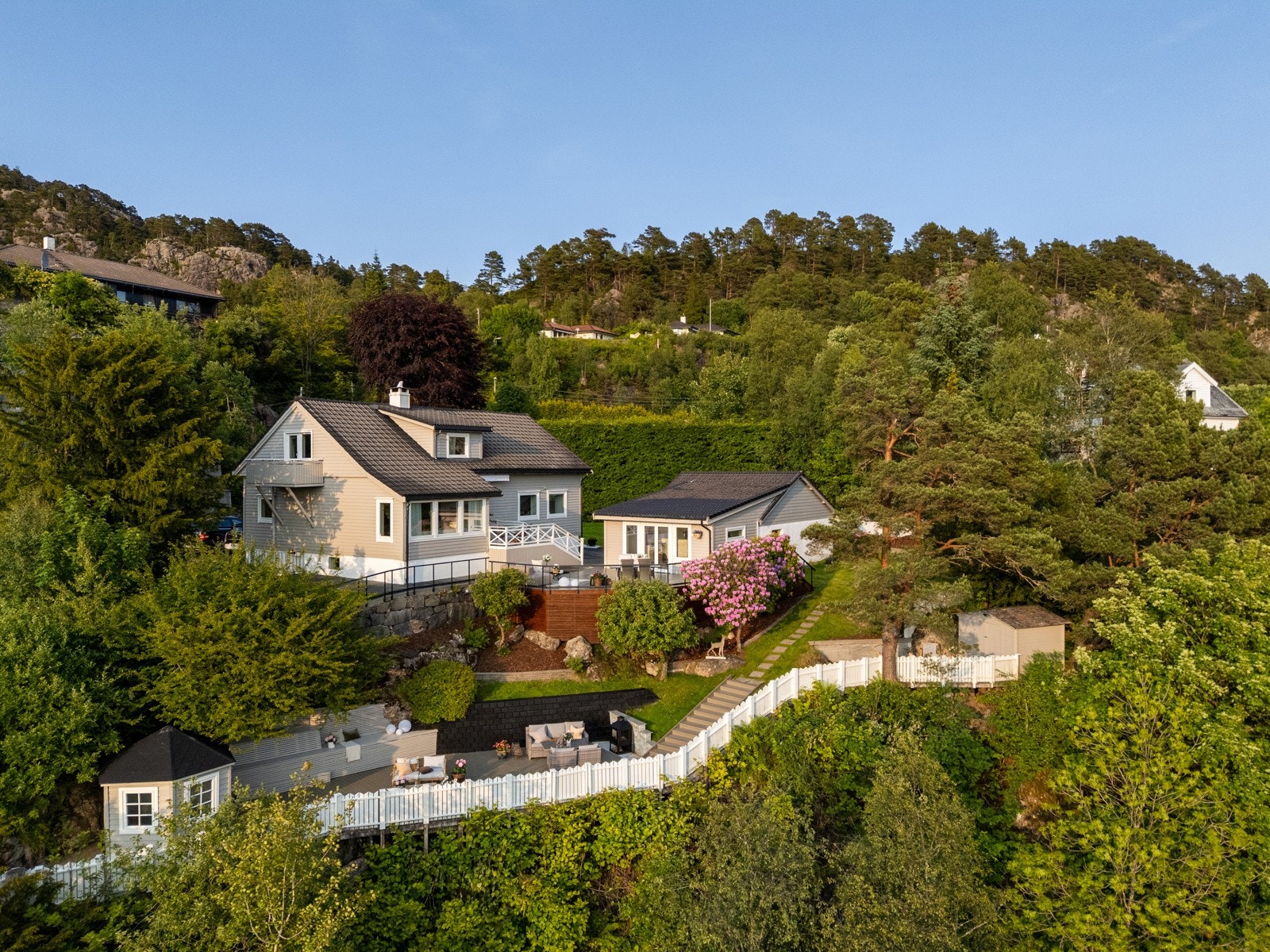 - En innholdsrik enebolig med en helt unik beliggenhet - Galleribilde