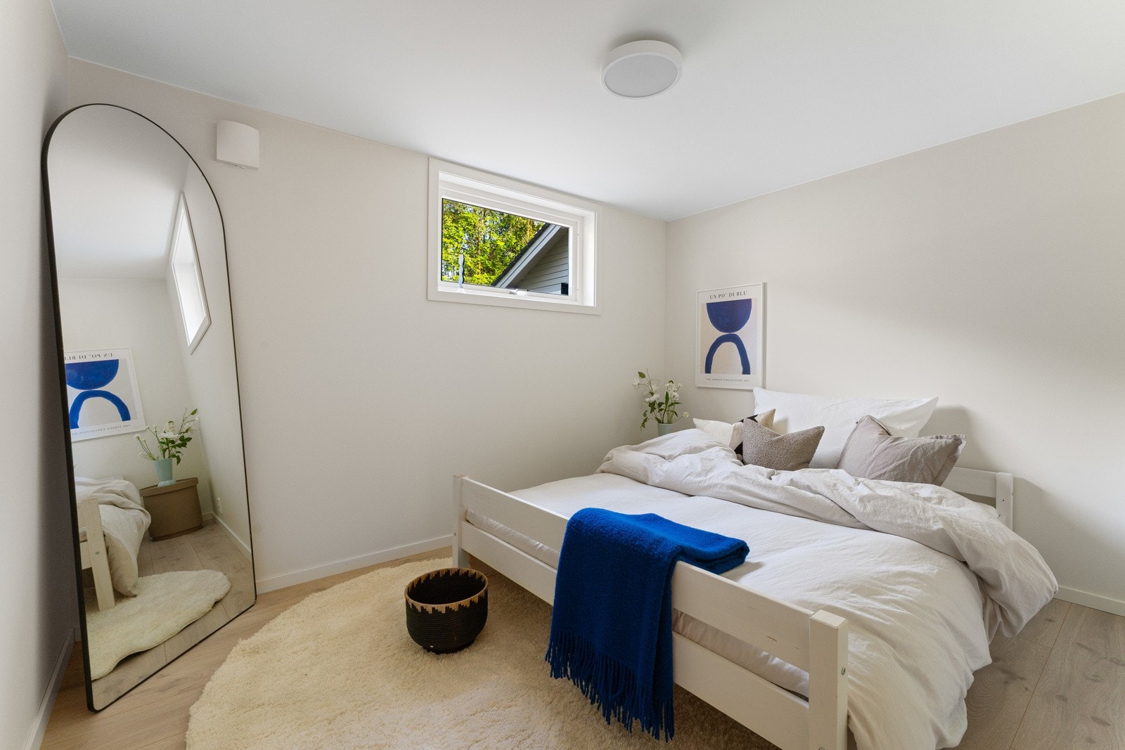 - To soverom i underetasjen, målt til 8,4 og 9,2 kvm - Galleribilde