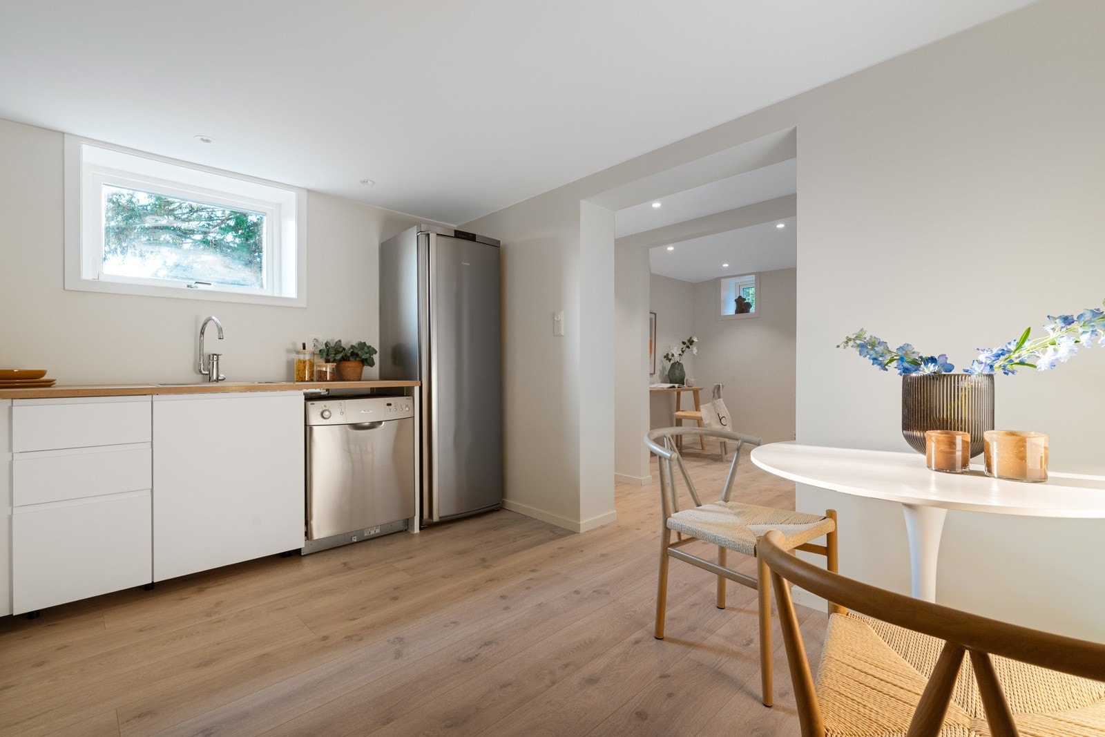 - Her er god plass til spisebord på kjøkkenet - Galleribilde