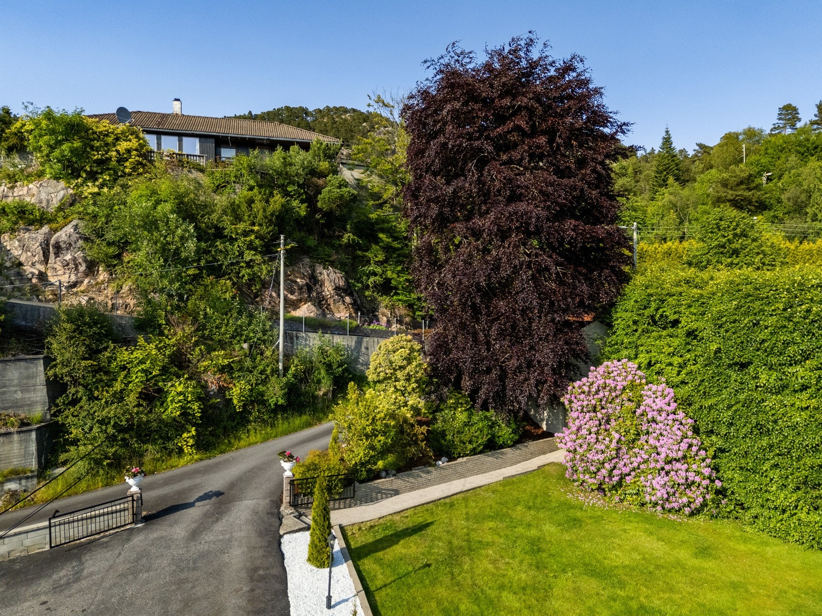 - Flott inngangsparti til eiendommen - Galleribilde