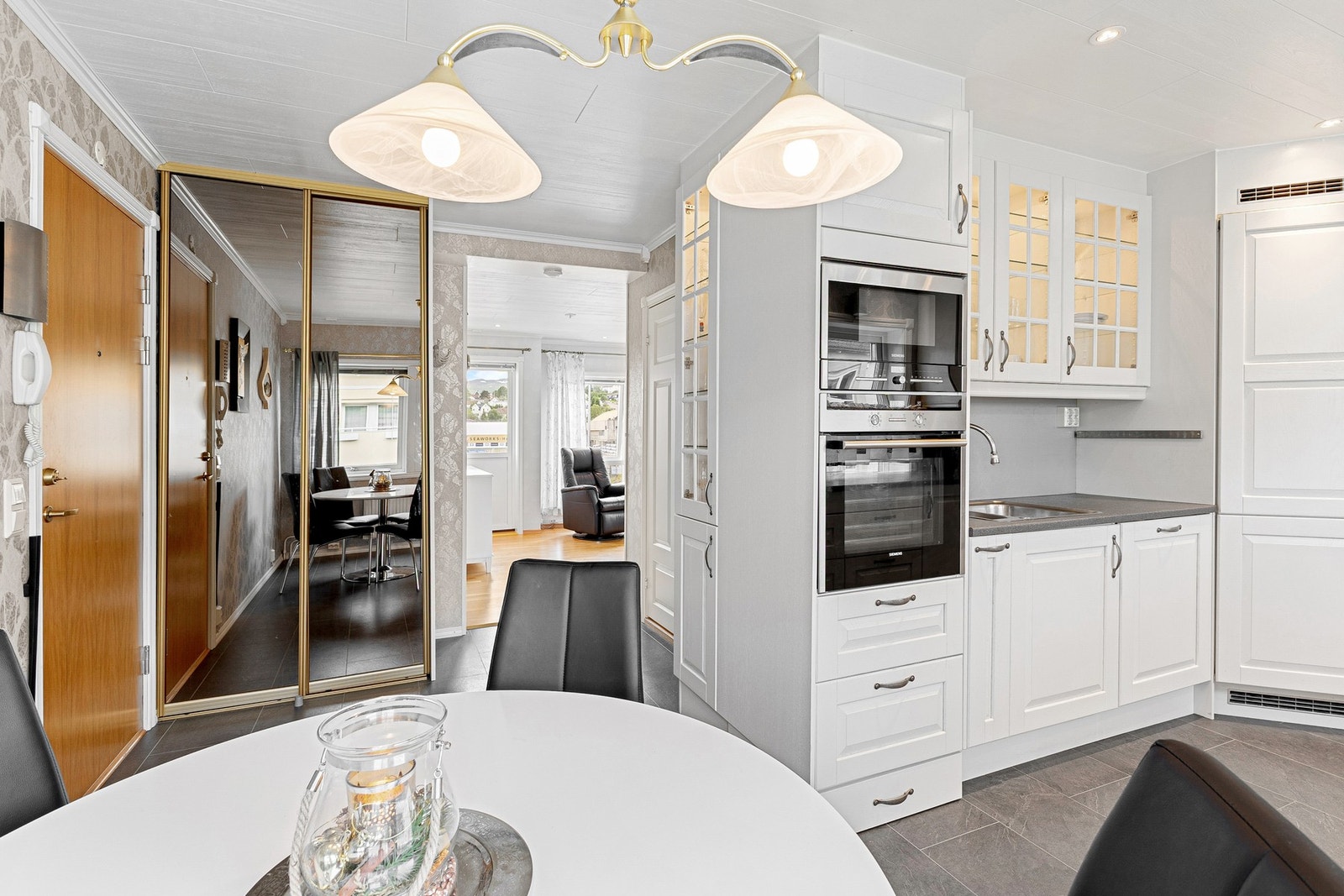 God plass til spisebord Galleribilde