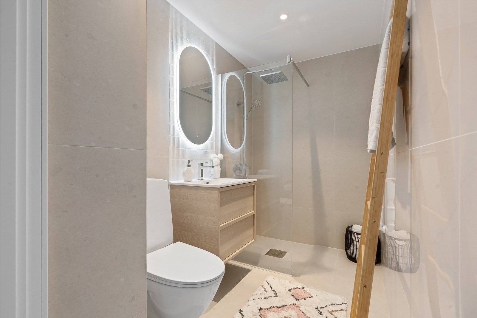 Designmessig baderom, totaloppusset i 2025. Galleribilde