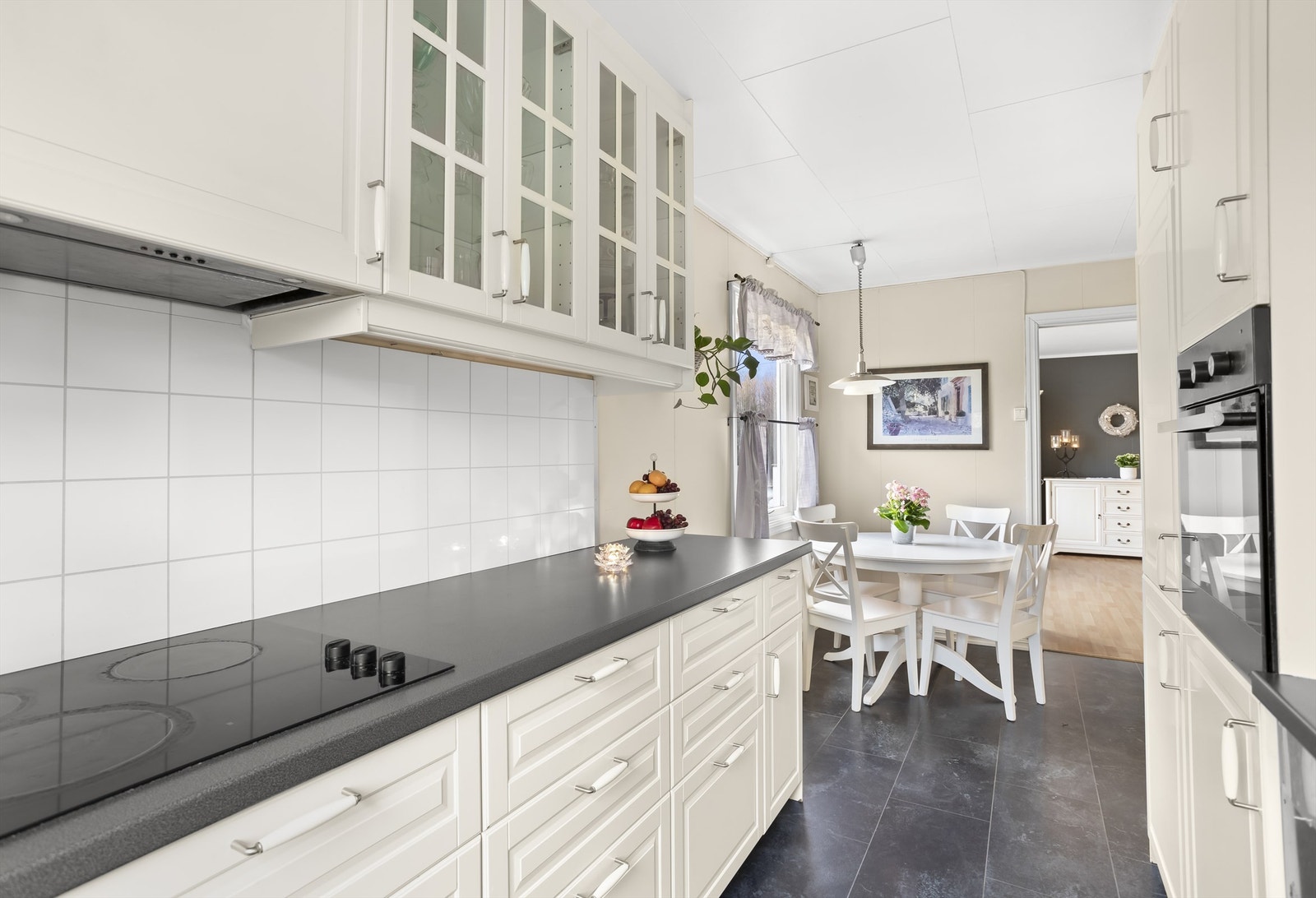 Den gode benkeplassen gir utmerkede arbeidsforhold. Galleribilde