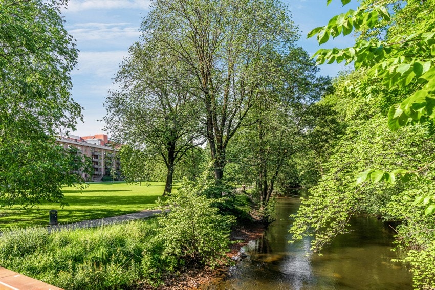 Her bor du med Akerselva og idylliske, grønne rekreasjonsområder rett utenfor døren! Galleribilde