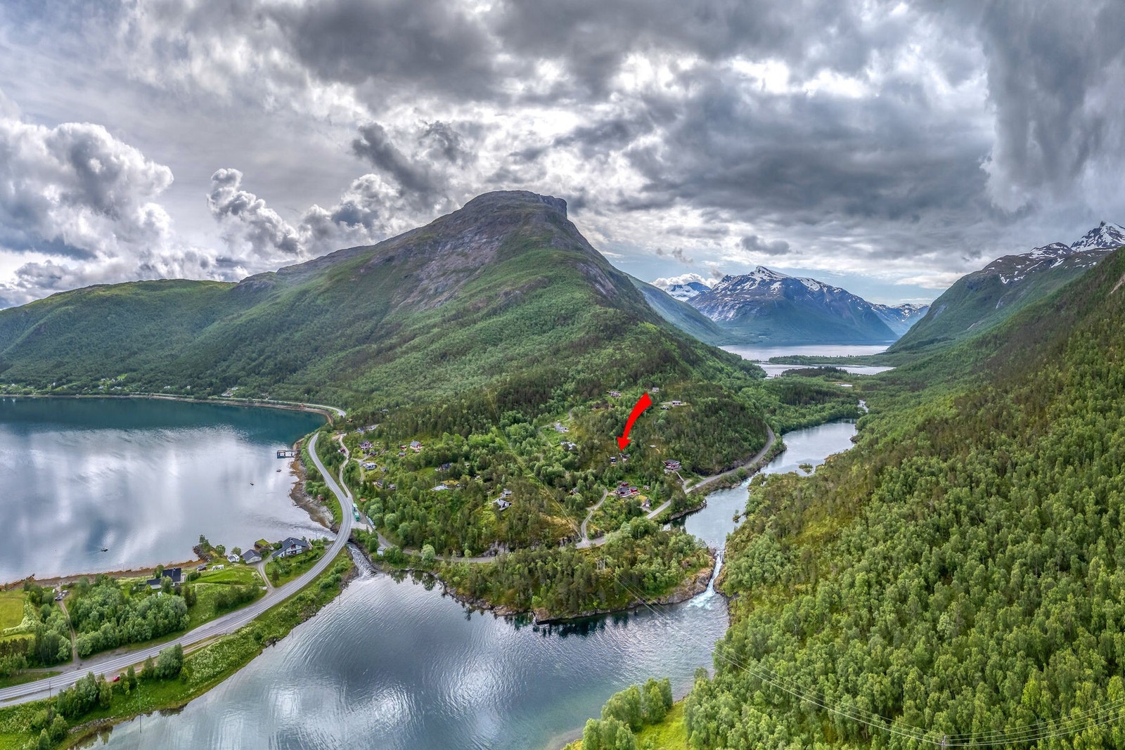 Hytta med Rånaelva Galleribilde