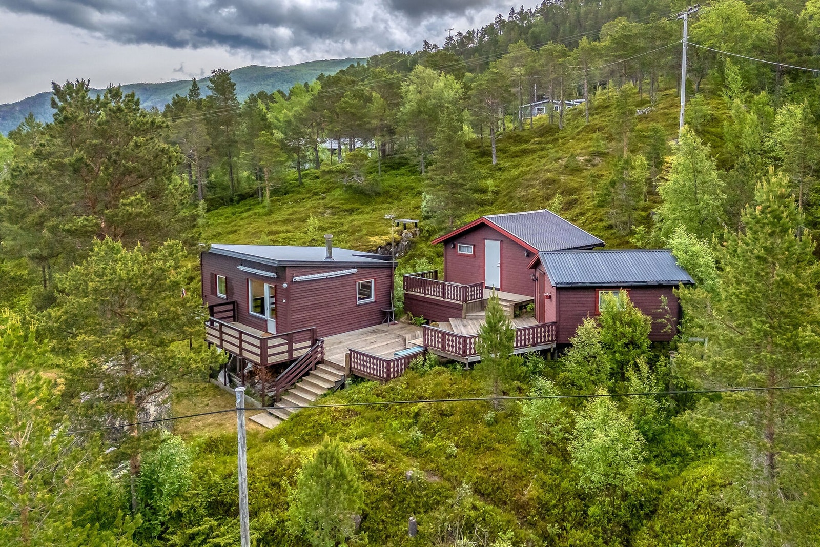 Innholdsrik hytte med idyllisk og usjenert beliggenhet. Velkommen på visning! Galleribilde