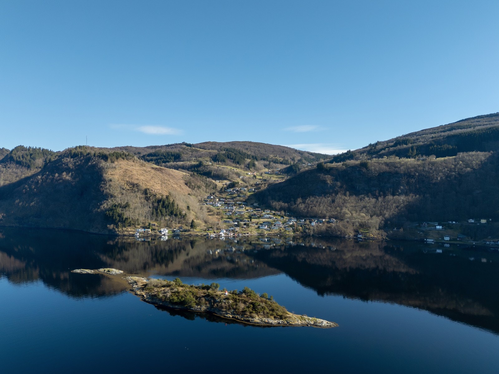 "smuglerøya" hør med megler...... Galleribilde