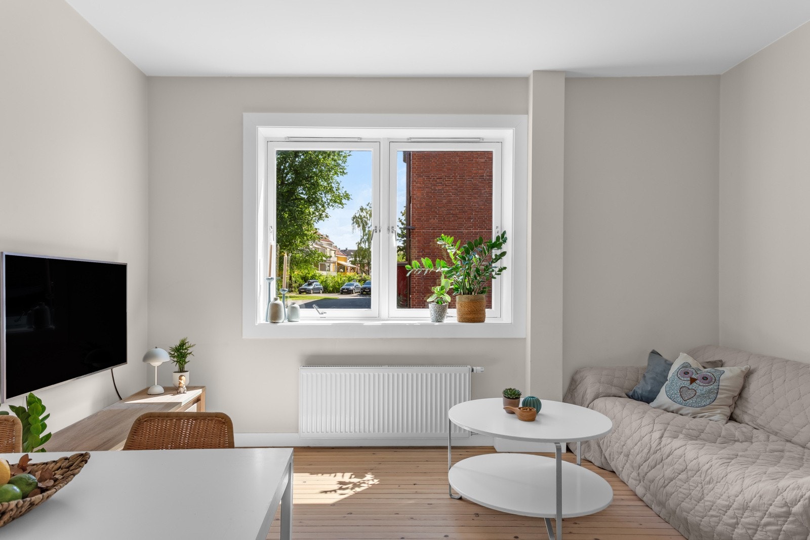 Internbeliggenheten sørger for begrenset aktivitet utenfor vinduene. Galleribilde