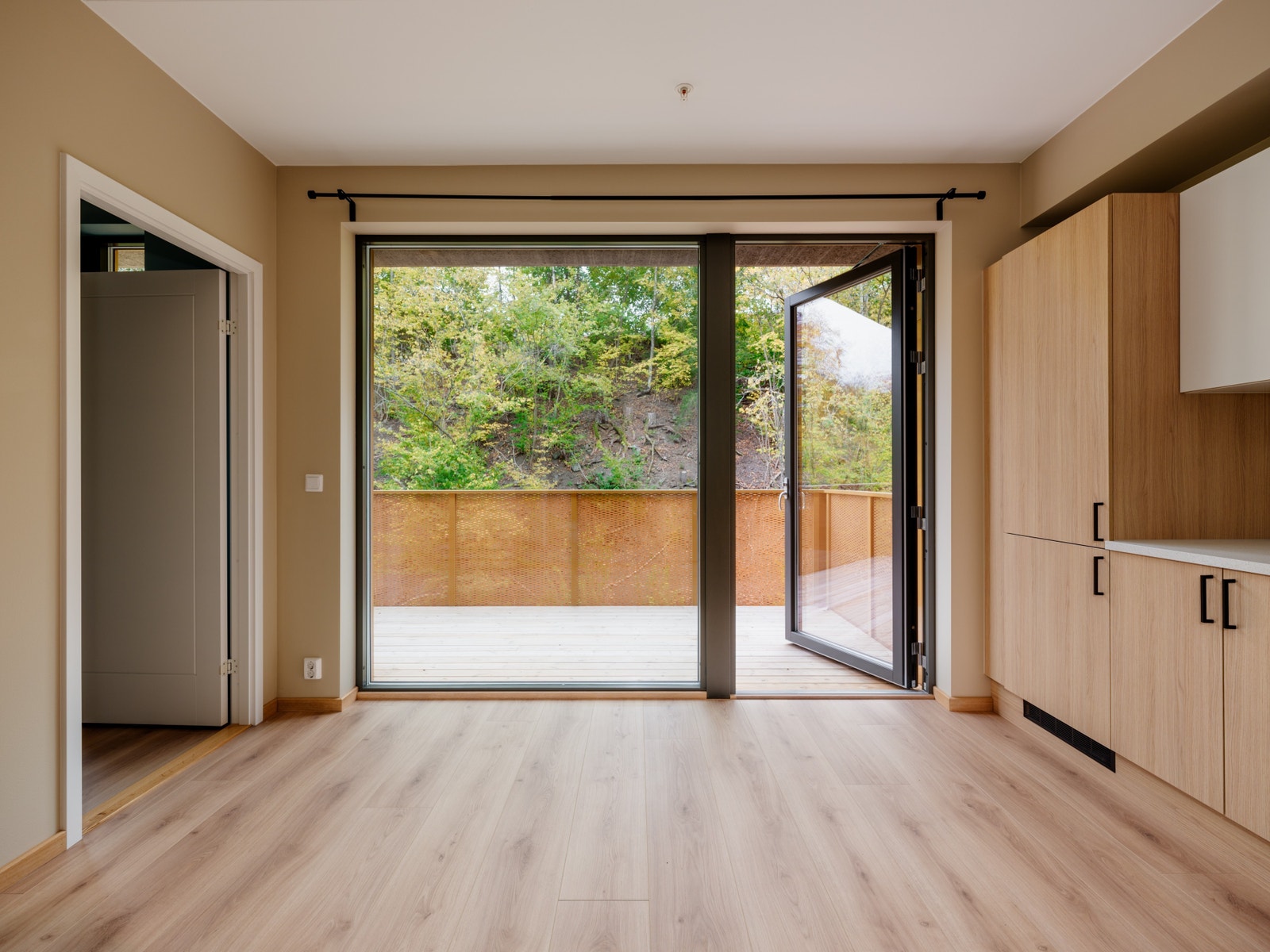 Lekker 4-roms topp- og endeleilighet med sydvendt balkong Galleribilde