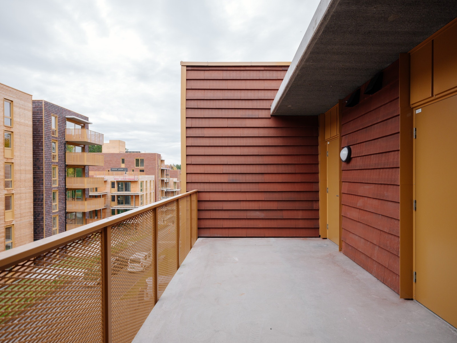 Inngang til leilighet via svalgang Galleribilde