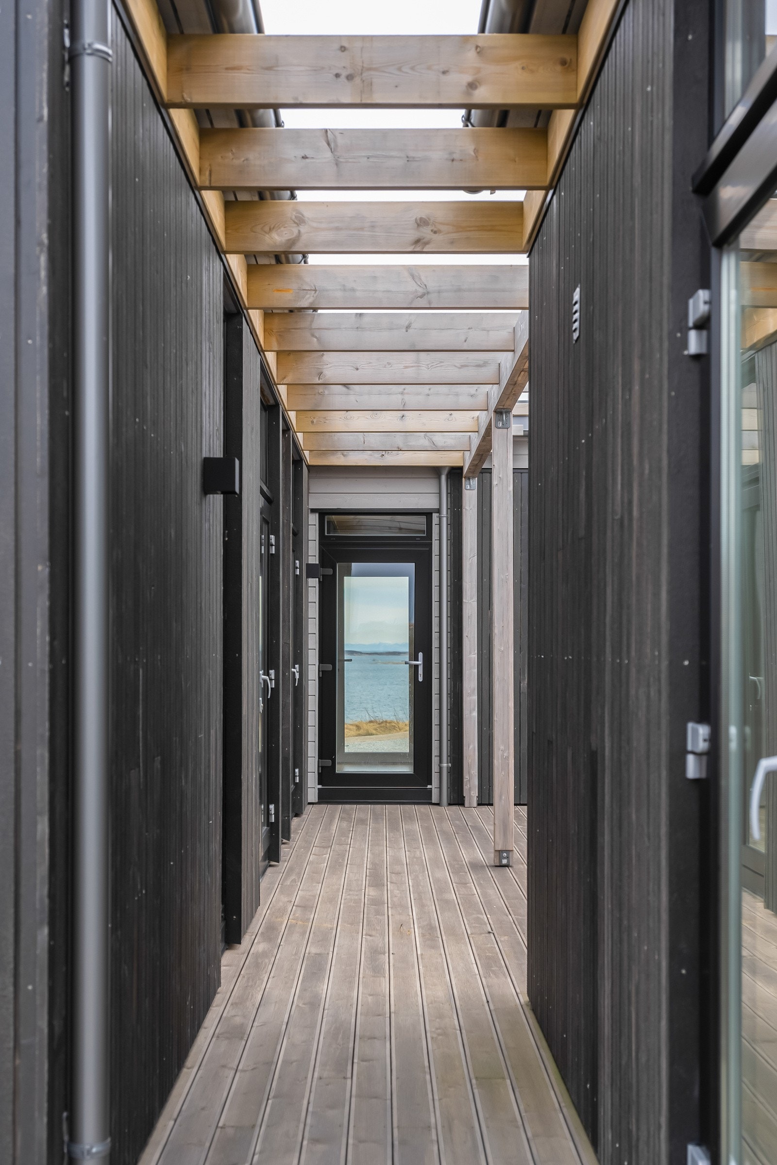 Hytten er lekkert uformet med gode arkitektoniske løsninger Galleribilde