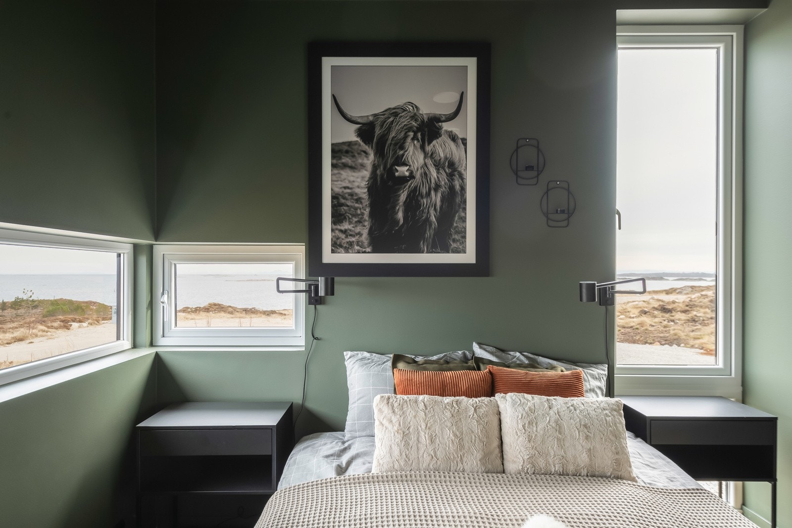 Fine vinduer med solskjerming Galleribilde