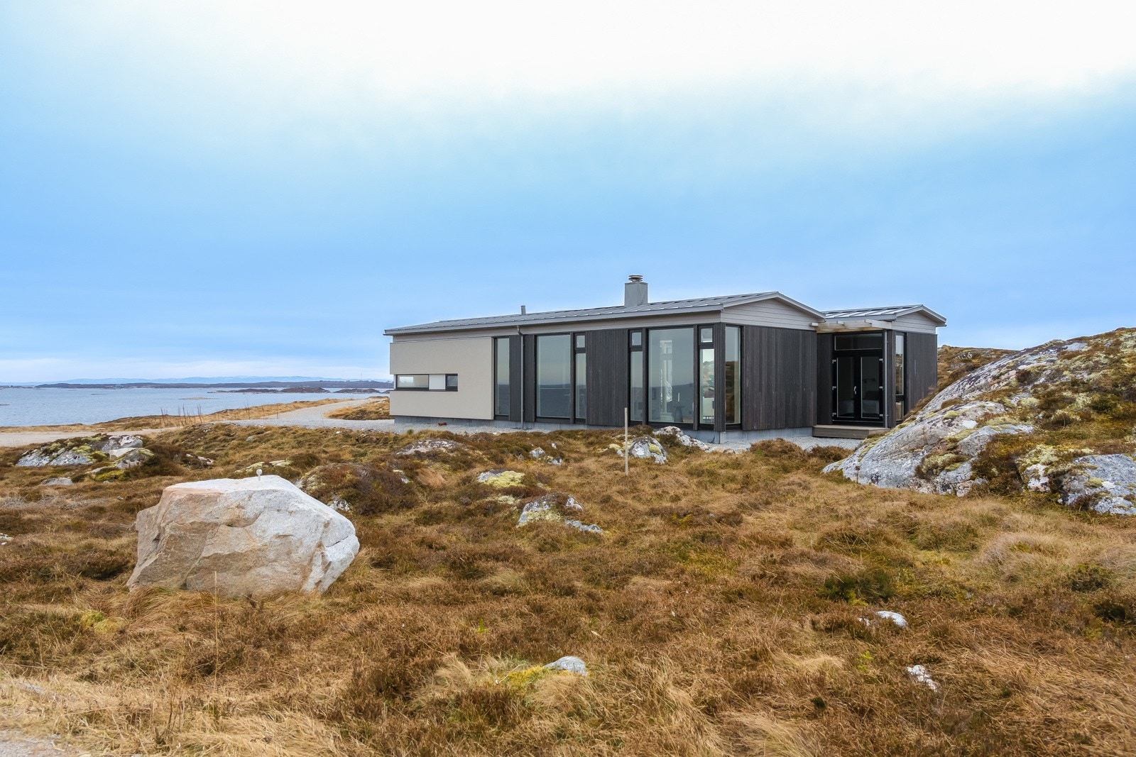 Hele hytten har eksklusive materialvalg og alt av moderne løsninger Galleribilde