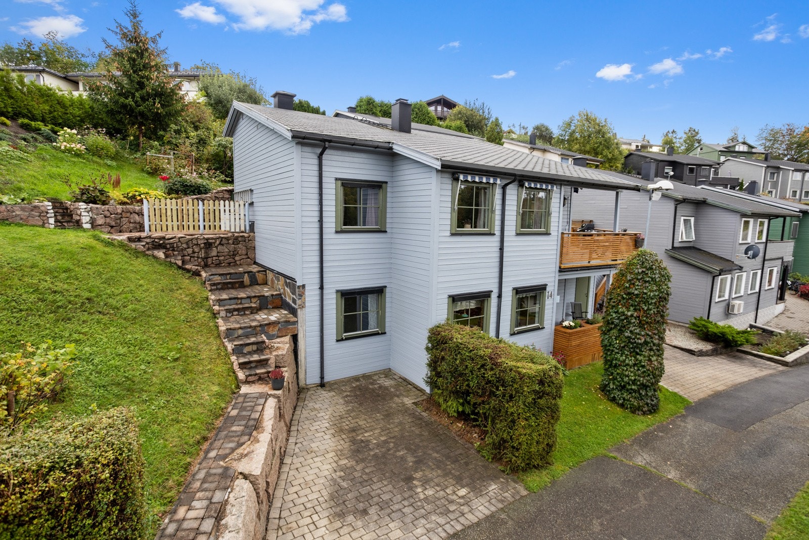 God plass til oppbevaring av tilhenger etc bak hekken. Galleribilde