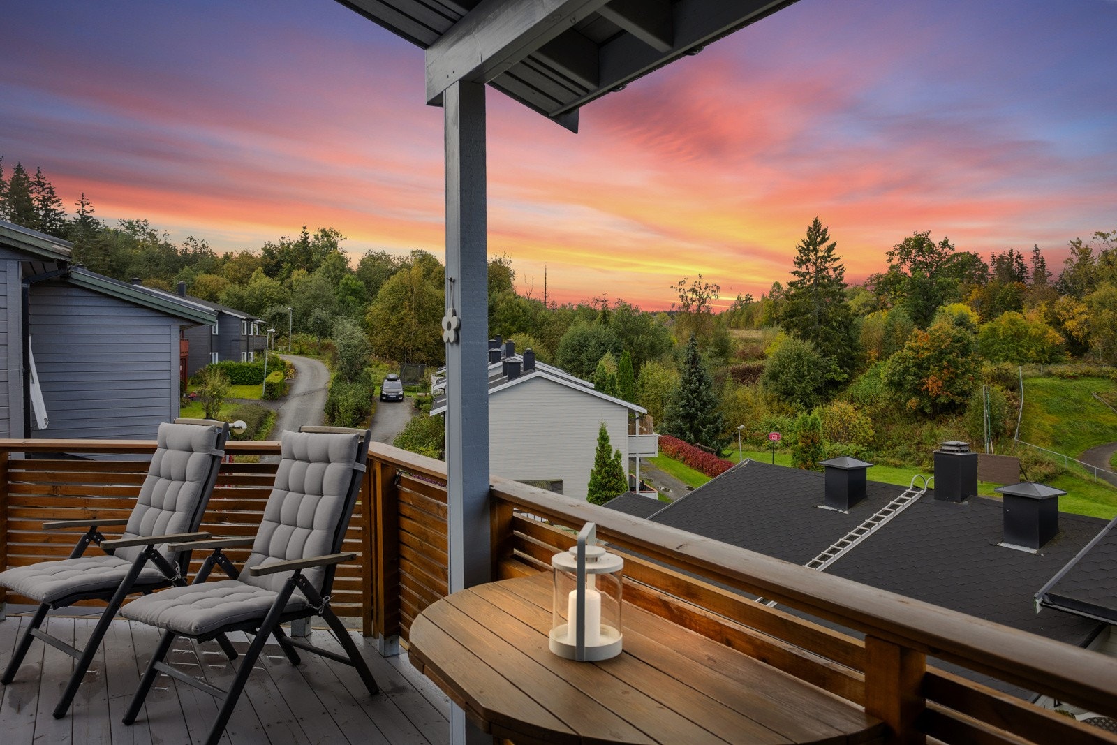 Huset ligger svært sentralt til i bygda, men likevel veldig usjenert. Galleribilde