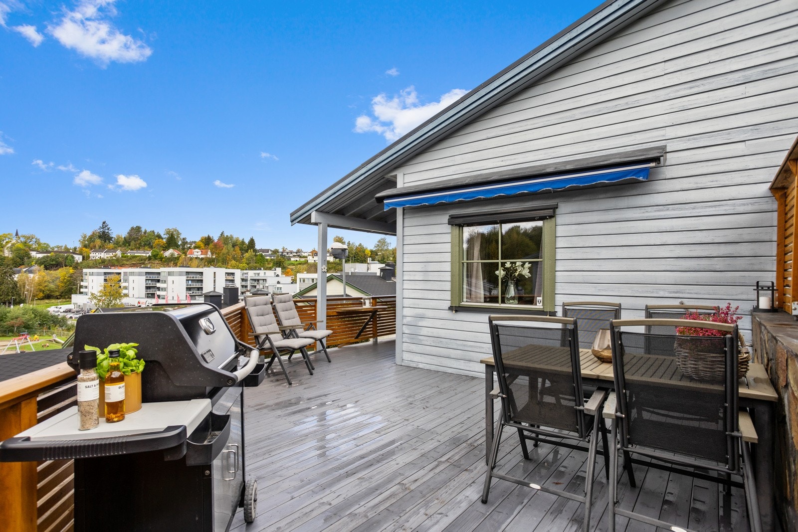 Uteplassen kan skjermes ytterligere med markise. Galleribilde