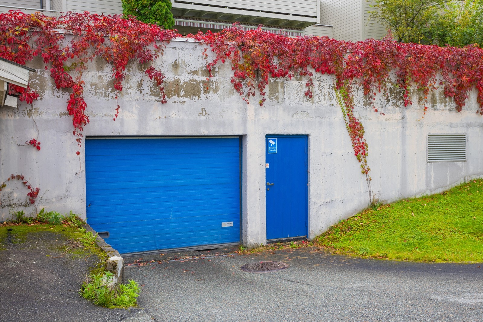 Nedkjørsel til fellesgarasjeanlegg. Galleribilde