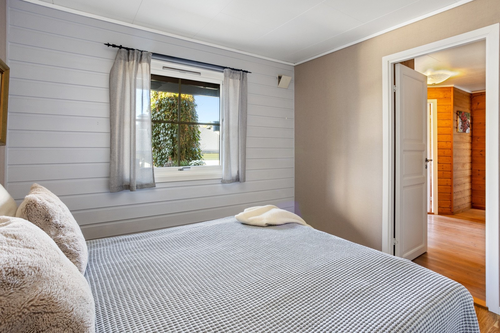 Stort soverom nede. Galleribilde