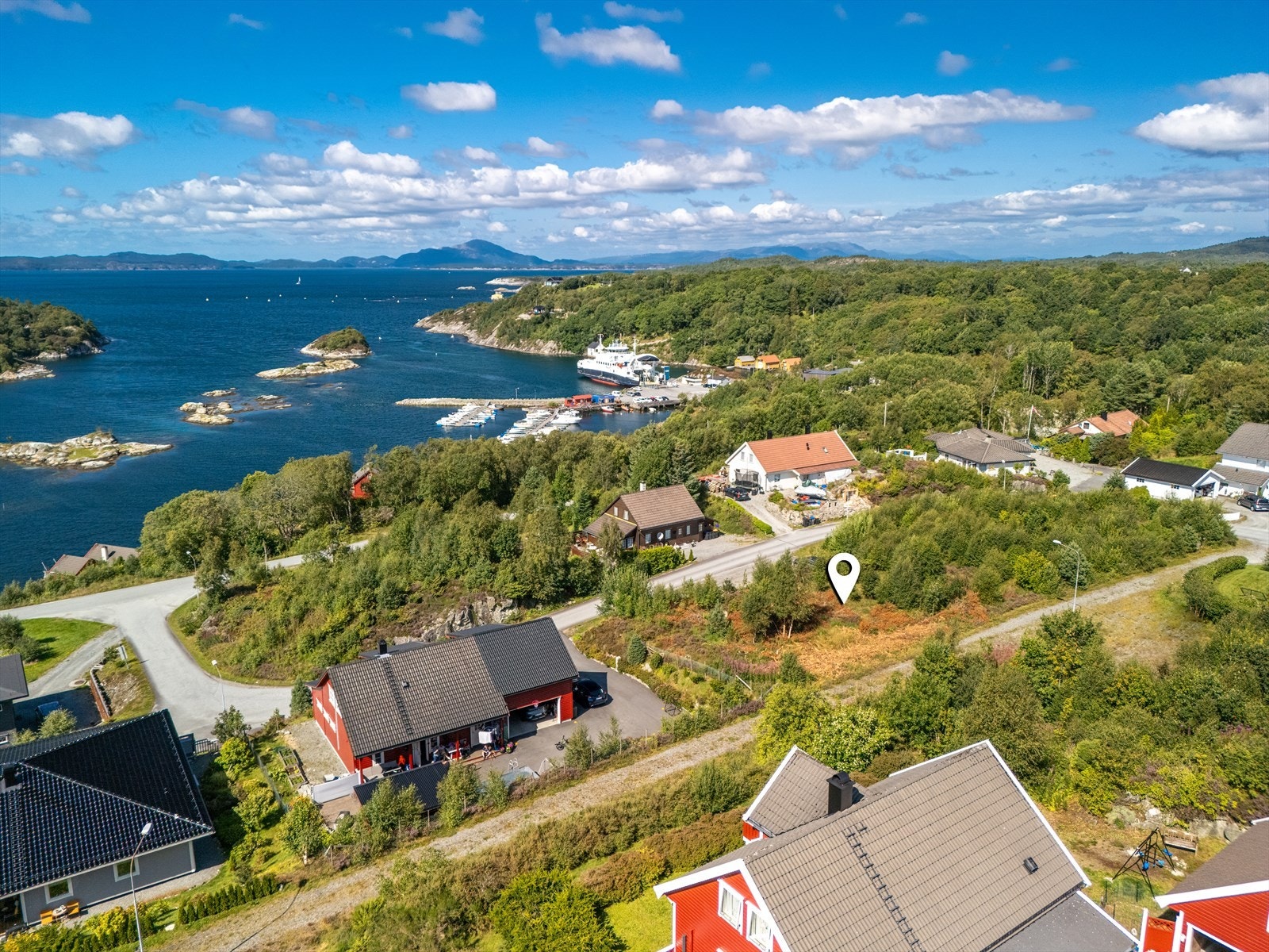 Boligtomten ligger i Buavåg boligfelt Galleribilde