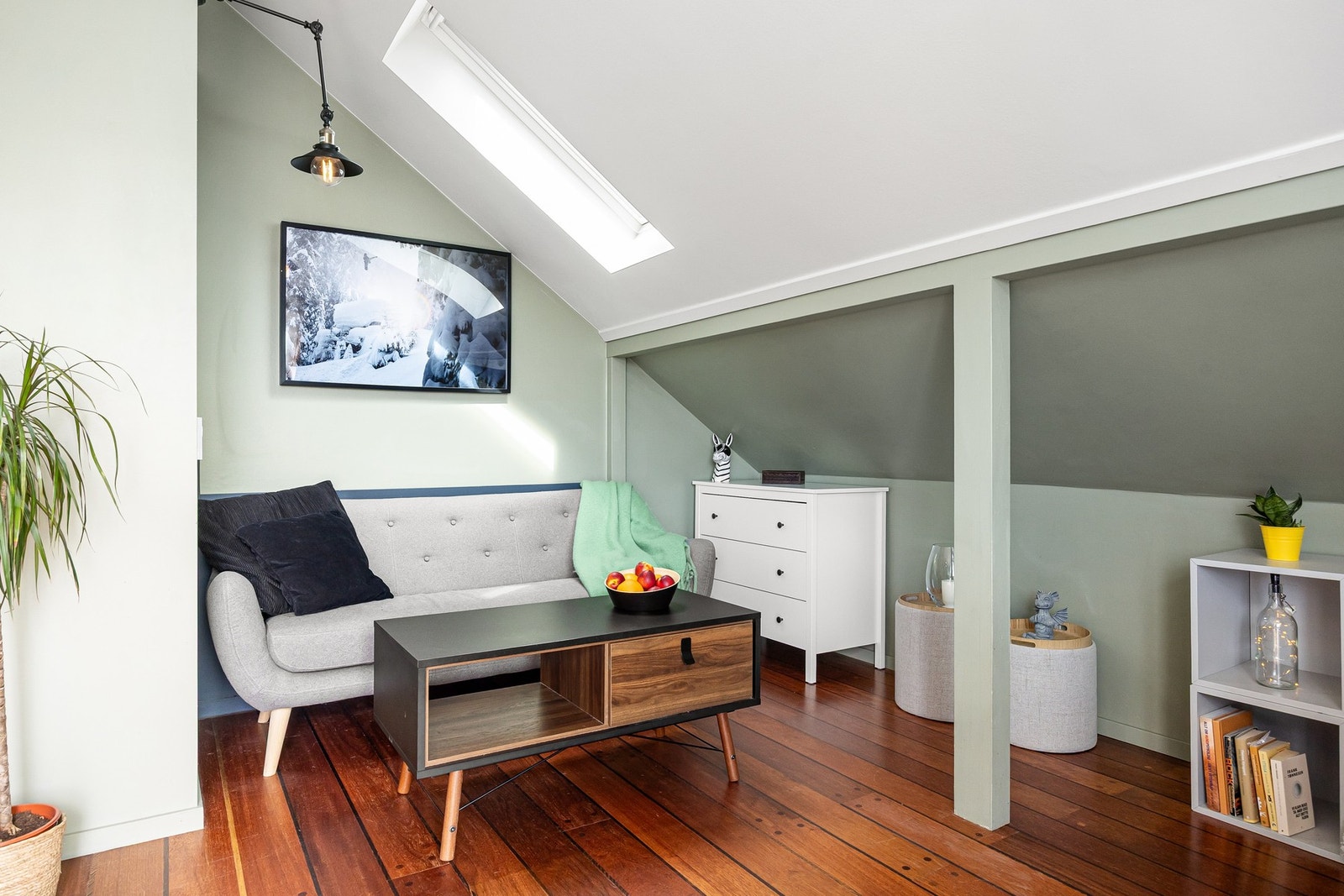 Kabel-TV og internett er inkludert i felleskostnadene. Galleribilde