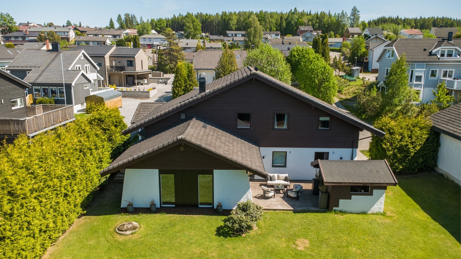 Vestsiden av huset Galleribilde