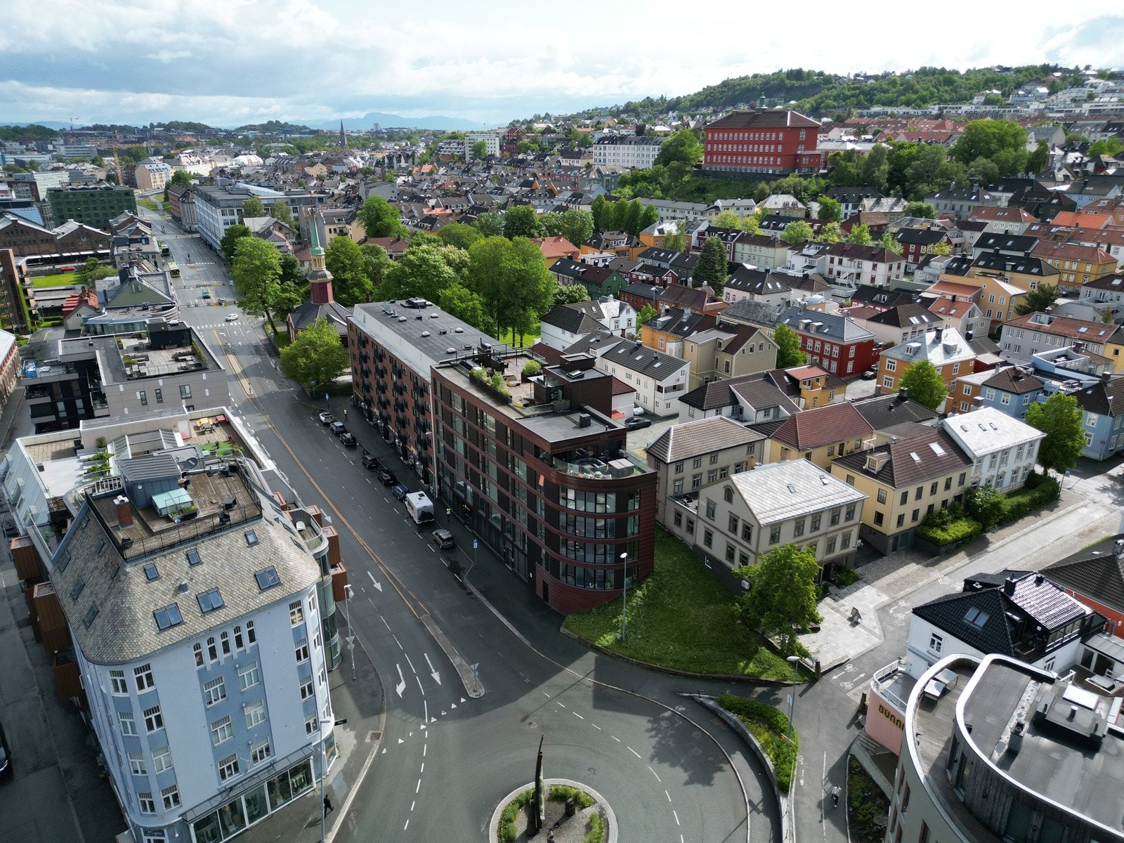 Sameiet består av totalt 23 boligseksjoner og 1 næringsseksjon. Galleribilde