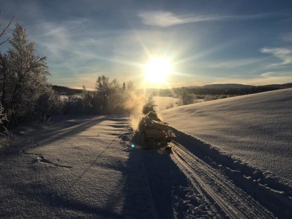 Det finnes rekreasjonsløyper for snøscooter i nærområdet til hyttefeltene og gir mulighet til å ta seg en scootertur både til Grøningen og Øydingsområdet vinterstid. Galleribilde