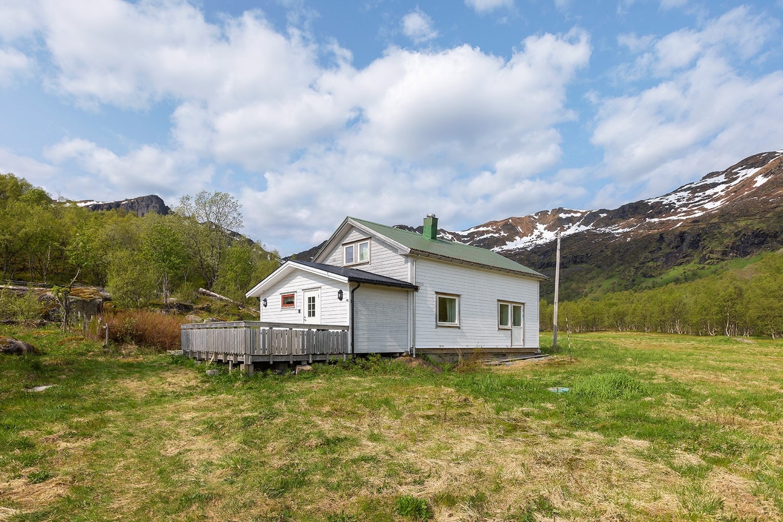 Fasade og flott uteområde Galleribilde