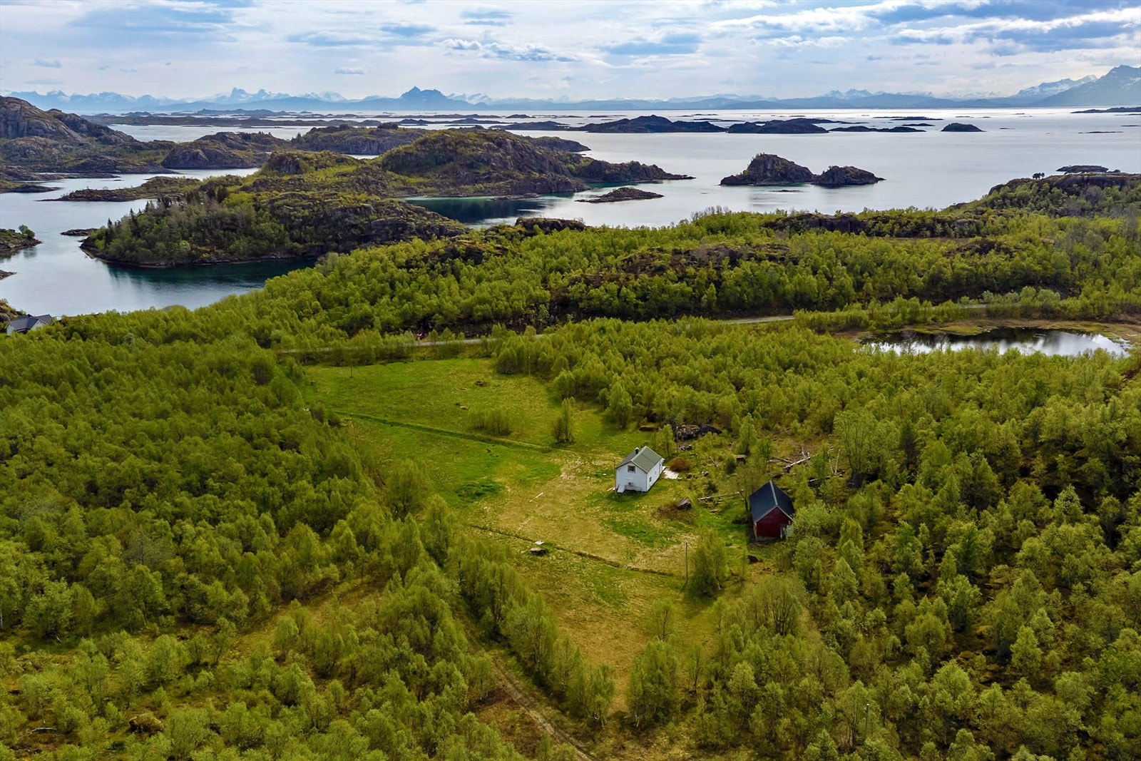 Fritidsbolig med stor tomt Galleribilde