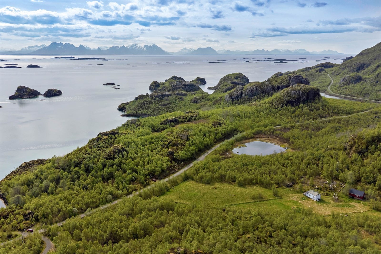 Fritidsbolig med stor tomt i vakkert område Galleribilde