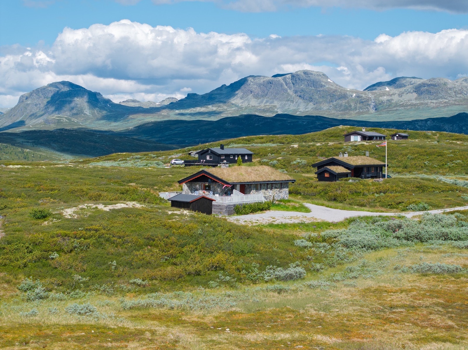 Privatmegleren v/Magnus Landgraff har gleden av å presentere denne attraktive fritidsboligen beliggende i naturskjønne omgivelser. Galleribilde